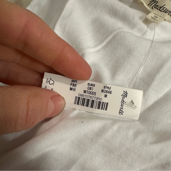 Madewell Essential Slim Tee in Lightweight Cotton - Picture 4 of 4